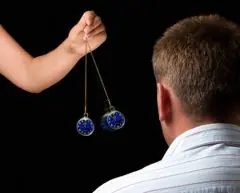 面接担当のつぶやき2015/03/21 15:49の投稿「催眠術の日」