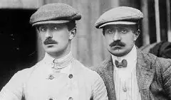 面接担当のつぶやき2015/12/17 13:24の投稿「ライト兄弟」